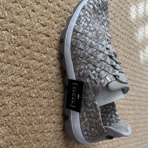 bernie mev. Silver Woven Flats